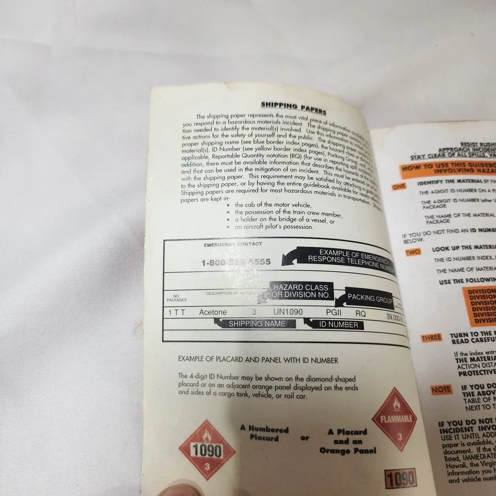 1993 EMERGENCY RESPONCE GUIDE BOOK For Hazardous Materials Incident  #CO987